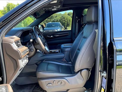 Used 2021 GMC Yukon Denali w/ Denali Premium Package AWD/4WD image 25