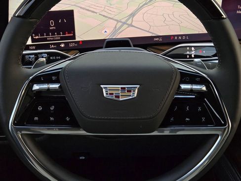 New 2026 Cadillac Escalade ESV Platinum Sport w/ LPO, ONYX Package image 17