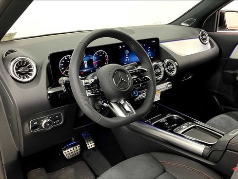 New 2025 Mercedes-Benz GLA 35 AMG AMG GLA 35 image 8