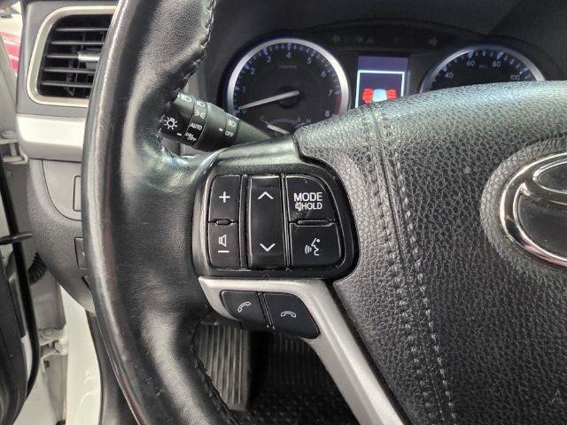 Used 2019 Toyota Highlander SE AWD/4WD image 17