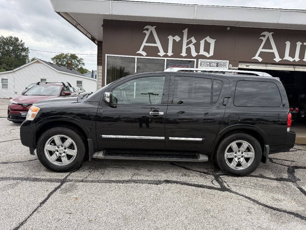Used 2012 Nissan Armada Platinum AWD/4WD image 4