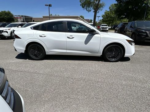 New 2026 Nissan Sentra SV w/ SV Convenience Package FWD image 8