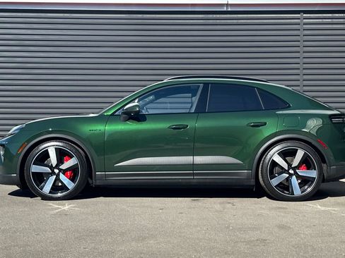 Certified 2025 Porsche Macan 4S Electric image 2