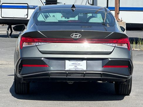 New 2026 Hyundai Elantra Limited FWD image 5