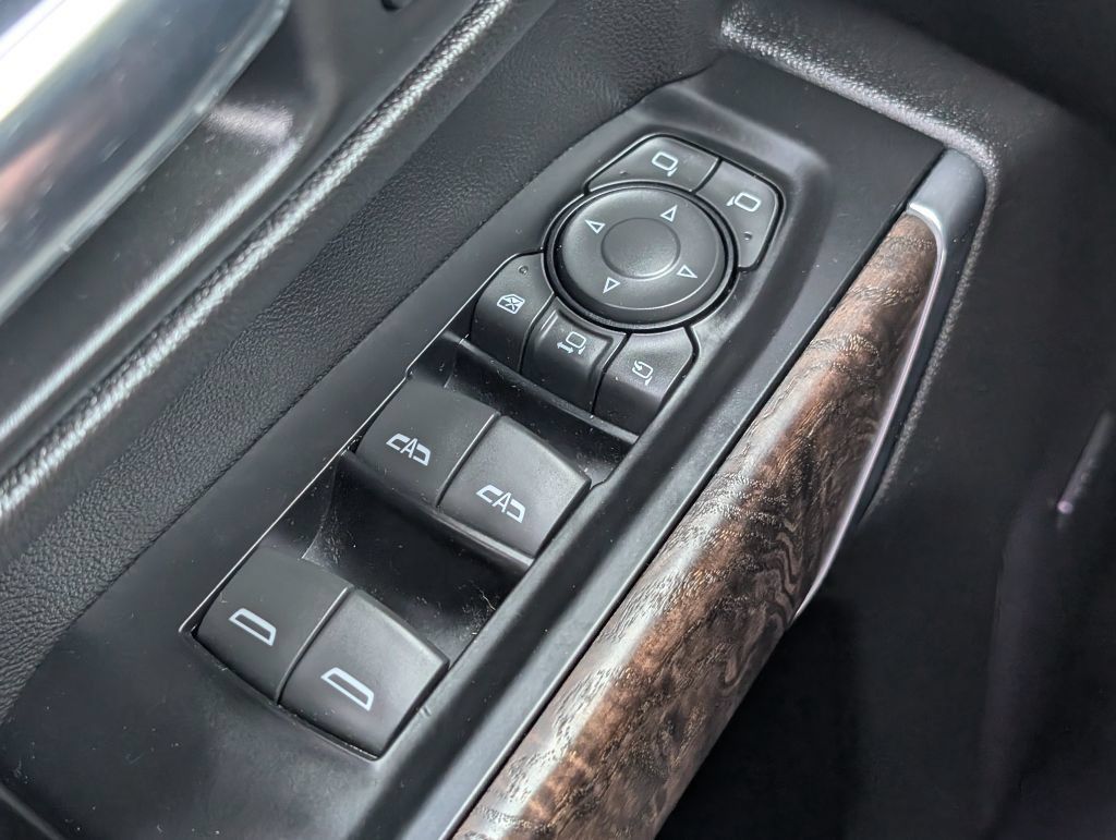 Used 2020 GMC Sierra 2500 Denali w/ Denali Ultimate Package AWD/4WD image 11