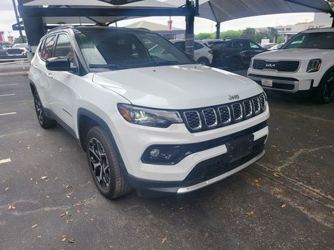 Used 2025 Jeep Compass Limited image 14