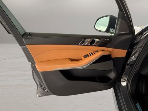 Used 2026 BMW X7 xDrive40i image 14