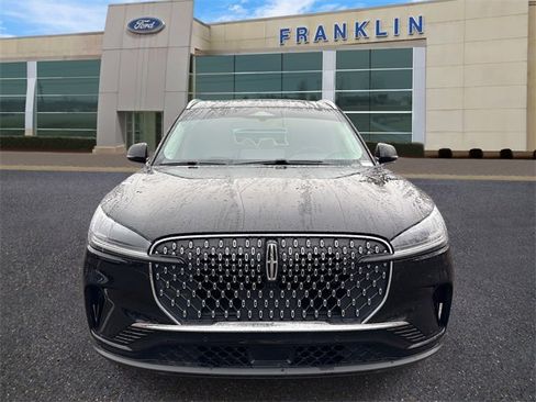Certified 2025 Lincoln Aviator AWD image 2