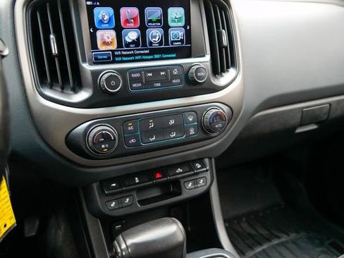 Used 2018 Chevrolet Colorado Z71 image 28