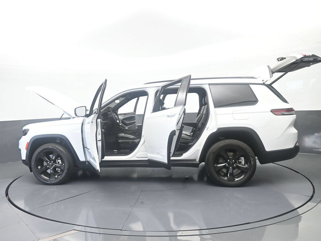 Used 2025 Jeep Grand Cherokee L Limited w/ Black Appearance Package AWD/4WD image 83