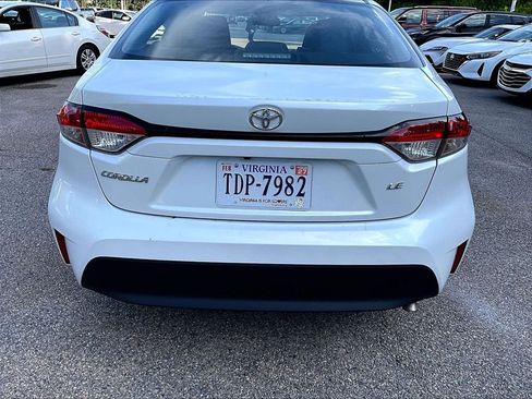 Used 2025 Toyota Corolla LE FWD image 10