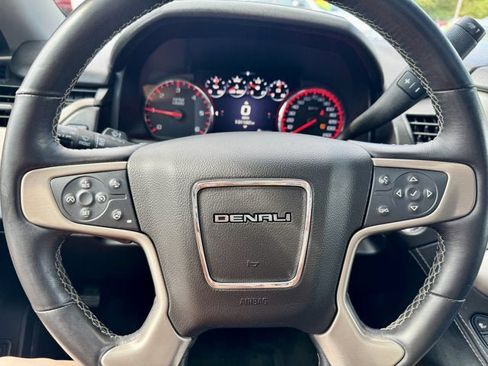 Used 2016 GMC Yukon Denali image 17