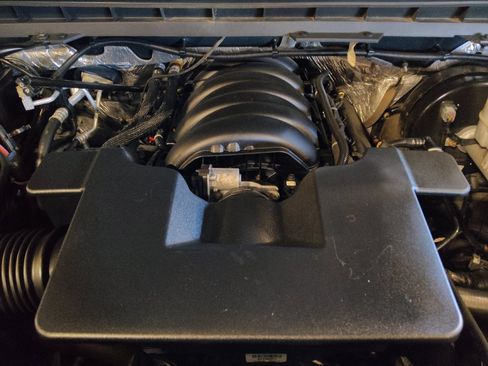 Used 2017 Chevrolet Silverado 1500 LT w/ All Star Edition AWD/4WD image 30