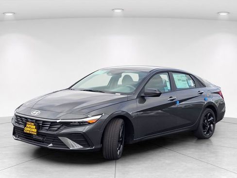 New 2026 Hyundai Elantra Sport FWD image 2