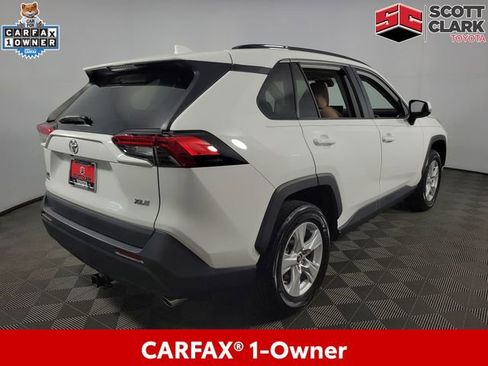 Used 2019 Toyota RAV4 XLE w/ Convenience Package FWD image 8