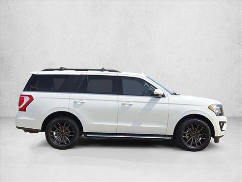 Used 2020 Ford Expedition XLT w/ Equipment Group 202A image 4