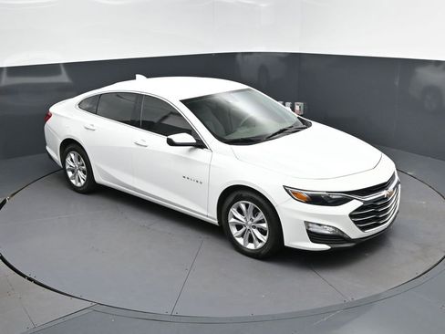 Used 2025 Chevrolet Malibu LT FWD image 1