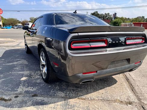 Used 2015 Dodge Challenger SXT Plus image 5