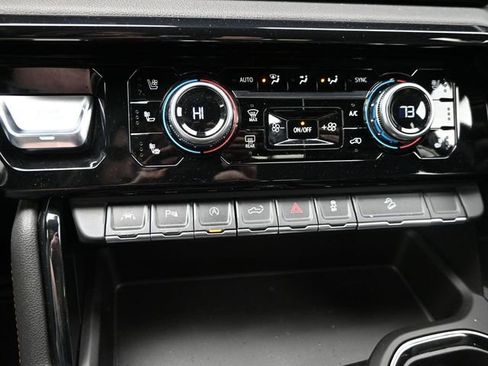 Used 2023 GMC Sierra 1500 AT4 w/ AT4 Preferred Package image 14