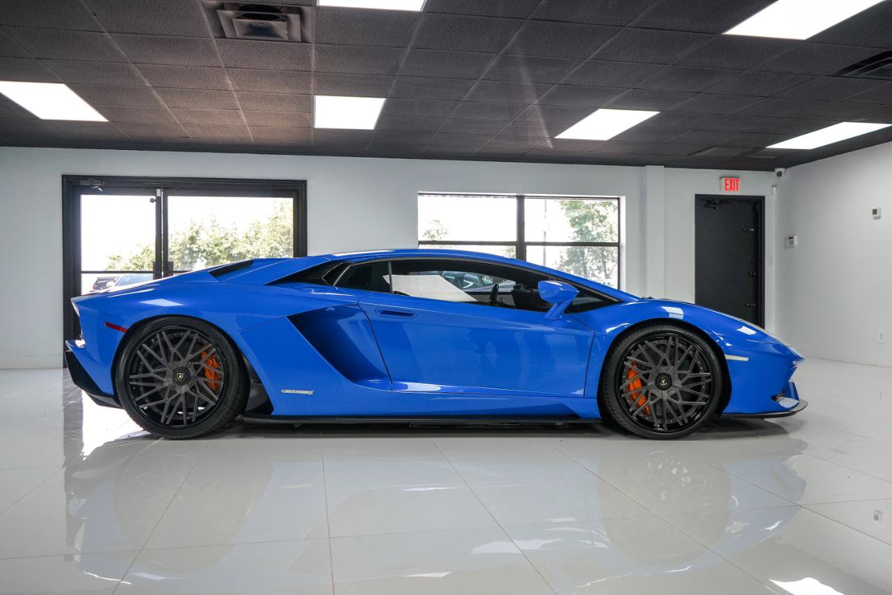 Used 2018 Lamborghini Aventador S AWD/4WD image 8