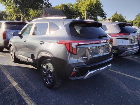 Used 2024 Kia Seltos S AWD/4WD image 5