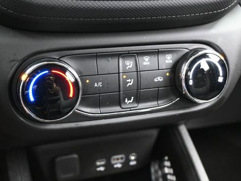 Used 2023 Chevrolet TrailBlazer LS AWD/4WD image 19