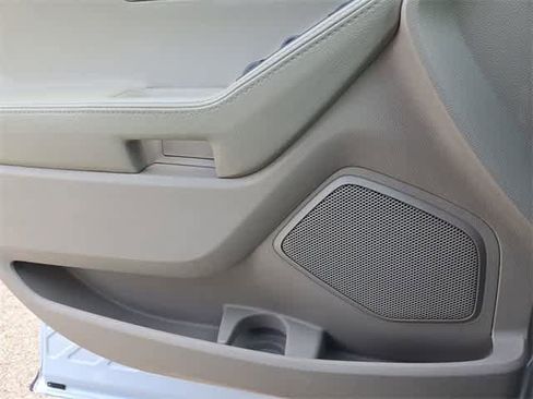 Used 2014 Ford Explorer XLT w/ Equipment Group 202A image 30