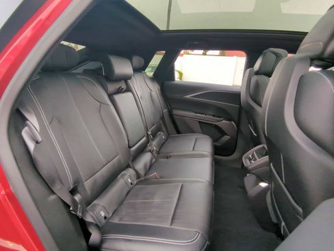 New 2025 Cadillac Lyriq Luxury image 27