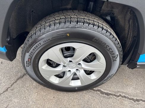 Used 2020 Toyota RAV4 LE w/ All Weather Liner Package image 9