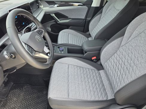 New 2026 Volkswagen Tiguan S FWD image 9