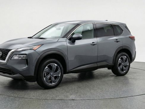 Used 2025 Nissan Rogue SV image 3