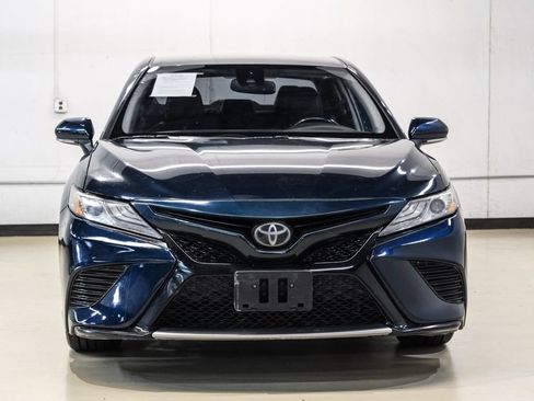 Used 2019 Toyota Camry XSE FWD image 5