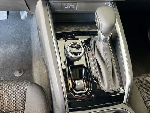 New 2026 GMC Canyon Elevation w/ Convenience Package image 12