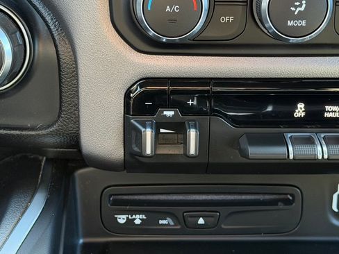 Used 2019 RAM 1500 Big Horn image 15