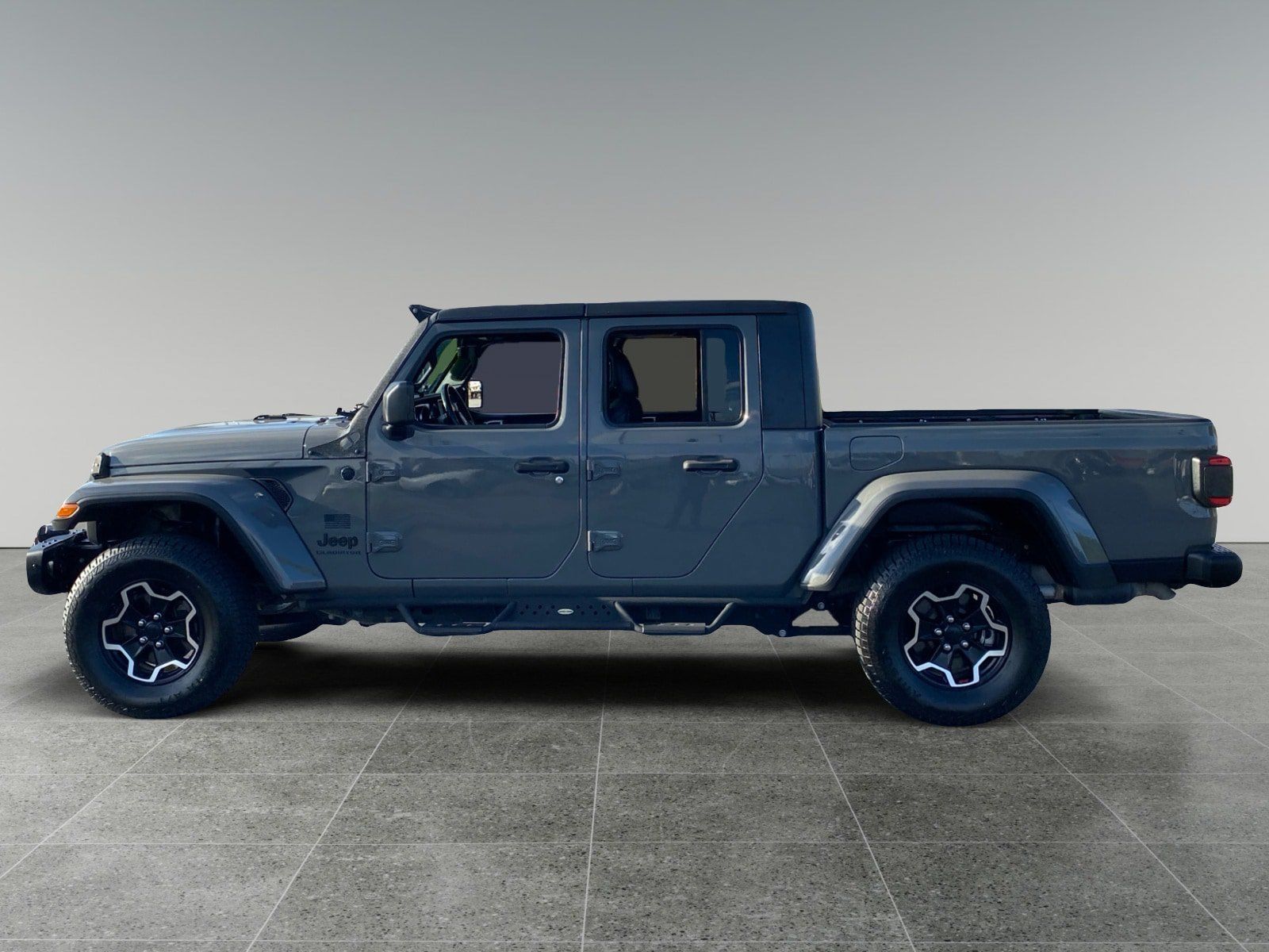 Used 2021 Jeep Gladiator Sport AWD/4WD image 2