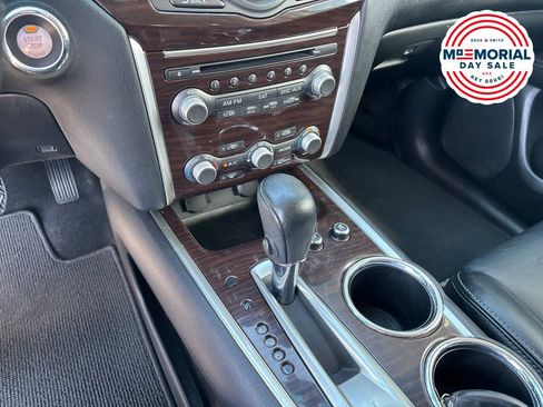 Used 2016 Nissan Pathfinder Platinum w/ Family Entertainment Package AWD/4WD image 10