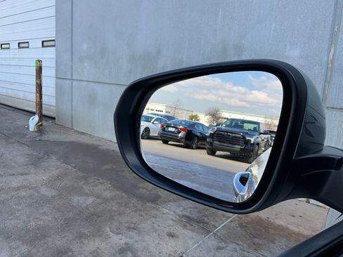 Used 2025 Chevrolet Trax LT image 18