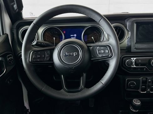 Used 2023 Jeep Wrangler Unlimited image 18