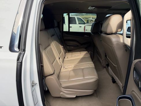 Used 2019 GMC Yukon XL SLT w/ Open Road Package AWD/4WD image 26
