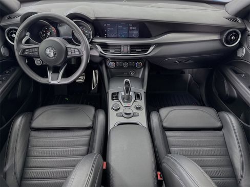 Used 2023 Alfa Romeo Stelvio Veloce image 27
