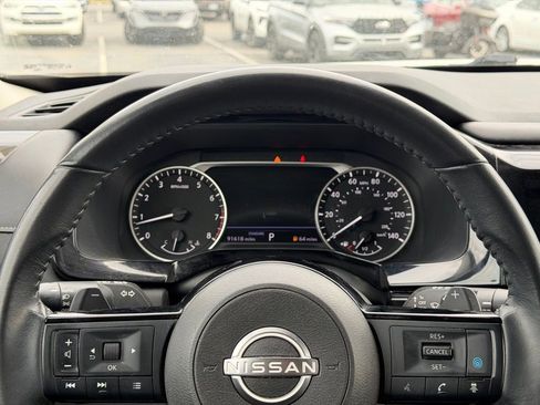 Used 2022 Nissan Pathfinder SV w/ SV Black Package image 23