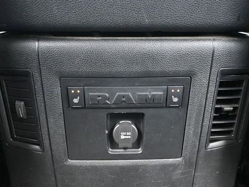 Used 2016 RAM 1500 Laramie w/ Convenience Group image 40