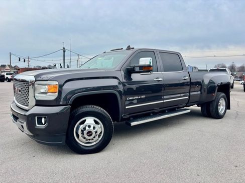 Used 2016 GMC Sierra 3500 Denali w/ Duramax Plus Package image 4