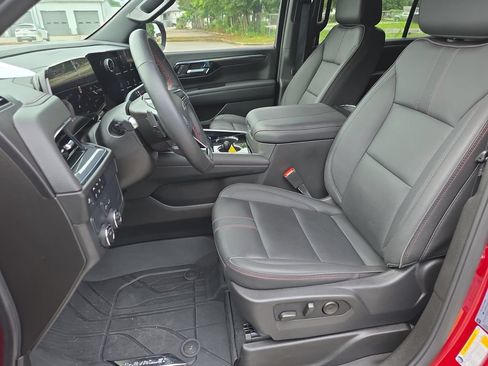 Used 2025 Chevrolet Tahoe RST w/ Comfort Package RWD image 12