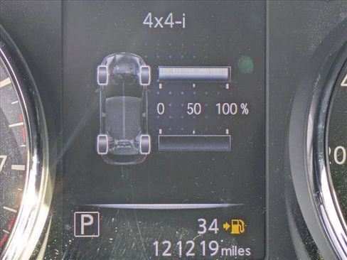 Used 2018 Nissan Rogue Sport SV image 2