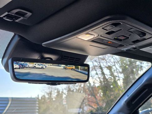 Used 2025 Toyota Tacoma TRD Sport image 27