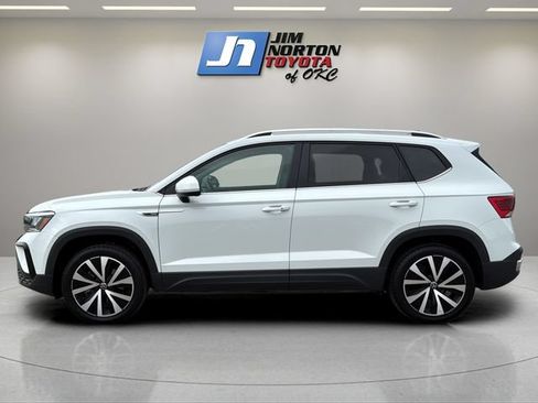 Used 2024 Volkswagen Taos SE FWD image 8