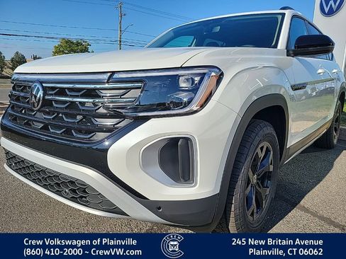 New 2026 Volkswagen Atlas Peak Edition image 6