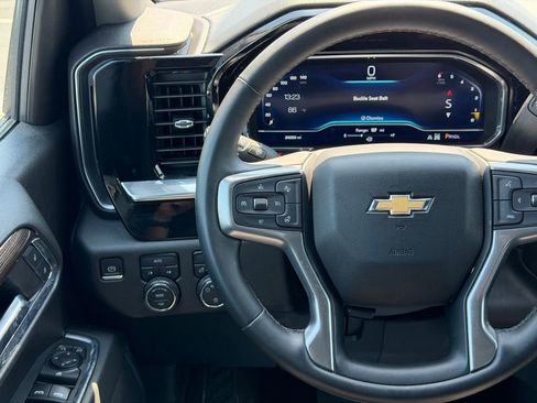 Used 2024 Chevrolet Silverado 1500 LT image 19