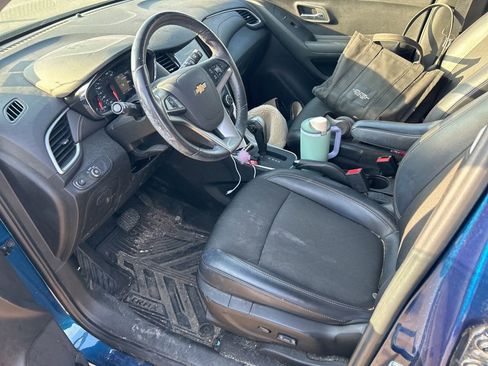 Used 2019 Chevrolet Trax LT w/ LT Convenience Package image 8